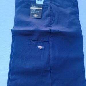 Dickies Navy Blue Loose Fit Utility Shorts. 13 Inch Inseam.Cell Pocket